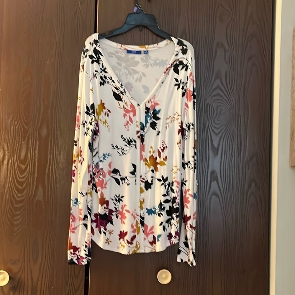 Apt. 9 long sleeved blouse with cranberry/ blue/ pink/ black flowers. Size Med